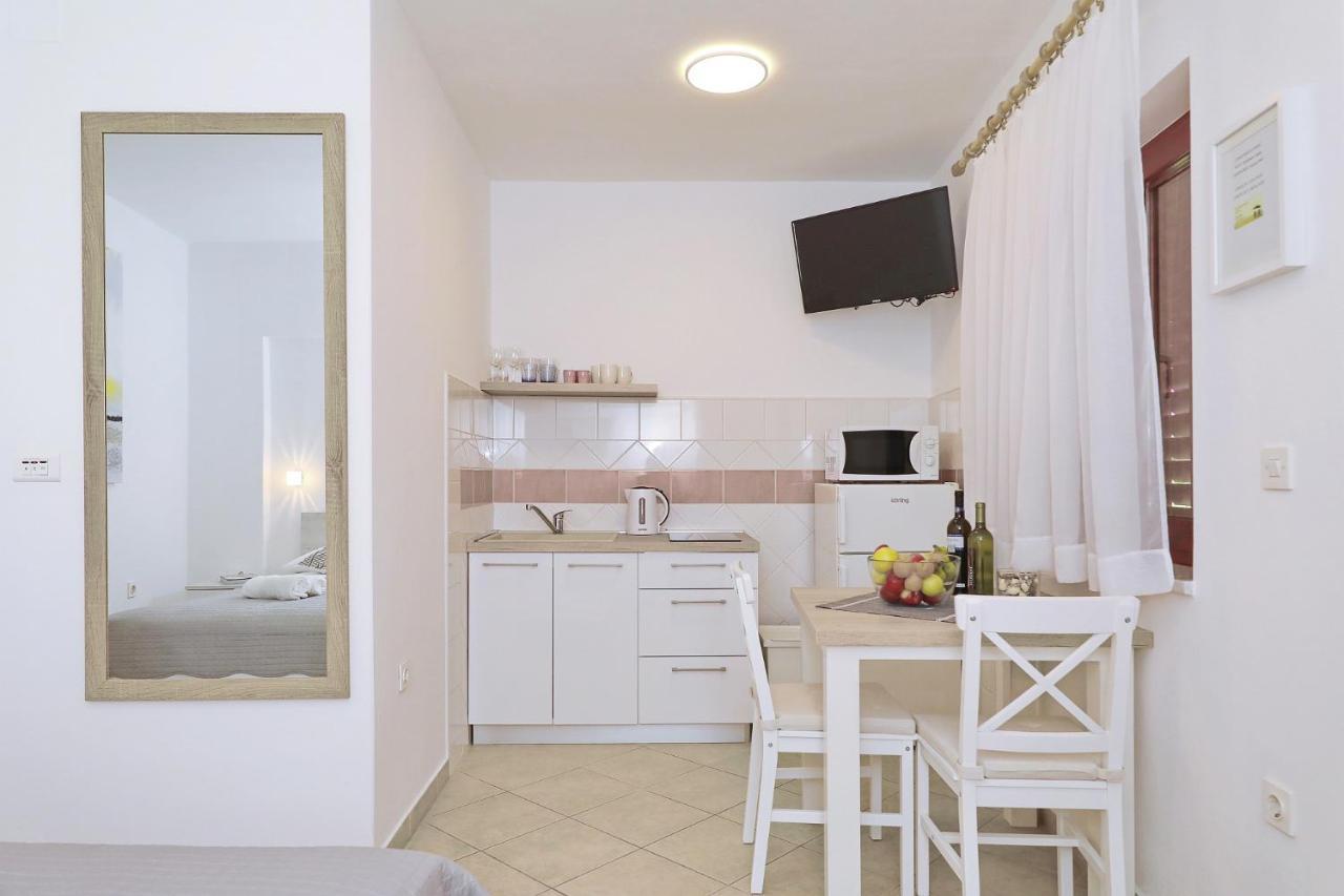 Apartmani Strpic ビオグラード・ナ・モル エクステリア 写真
