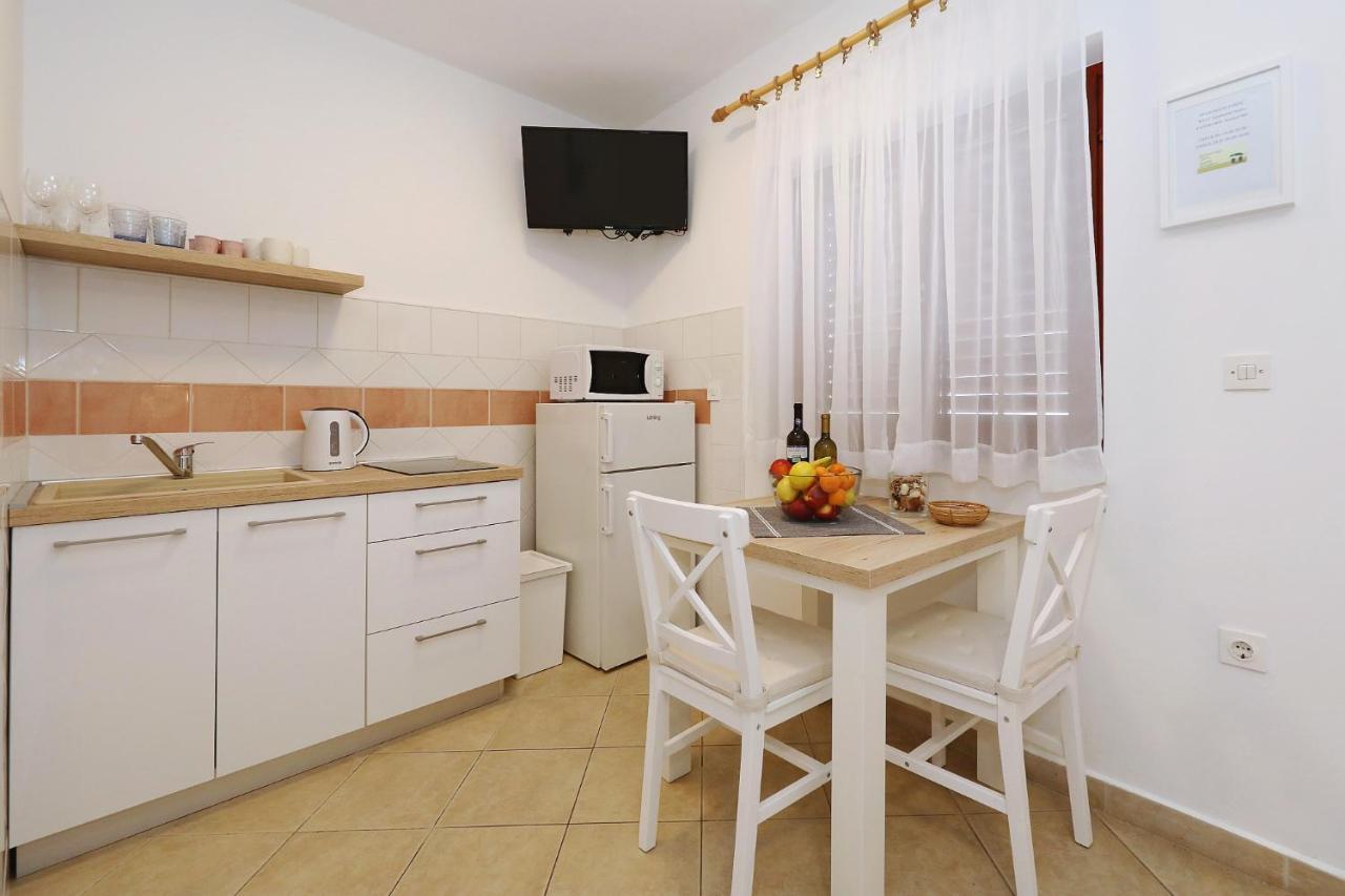 Apartmani Strpic ビオグラード・ナ・モル エクステリア 写真