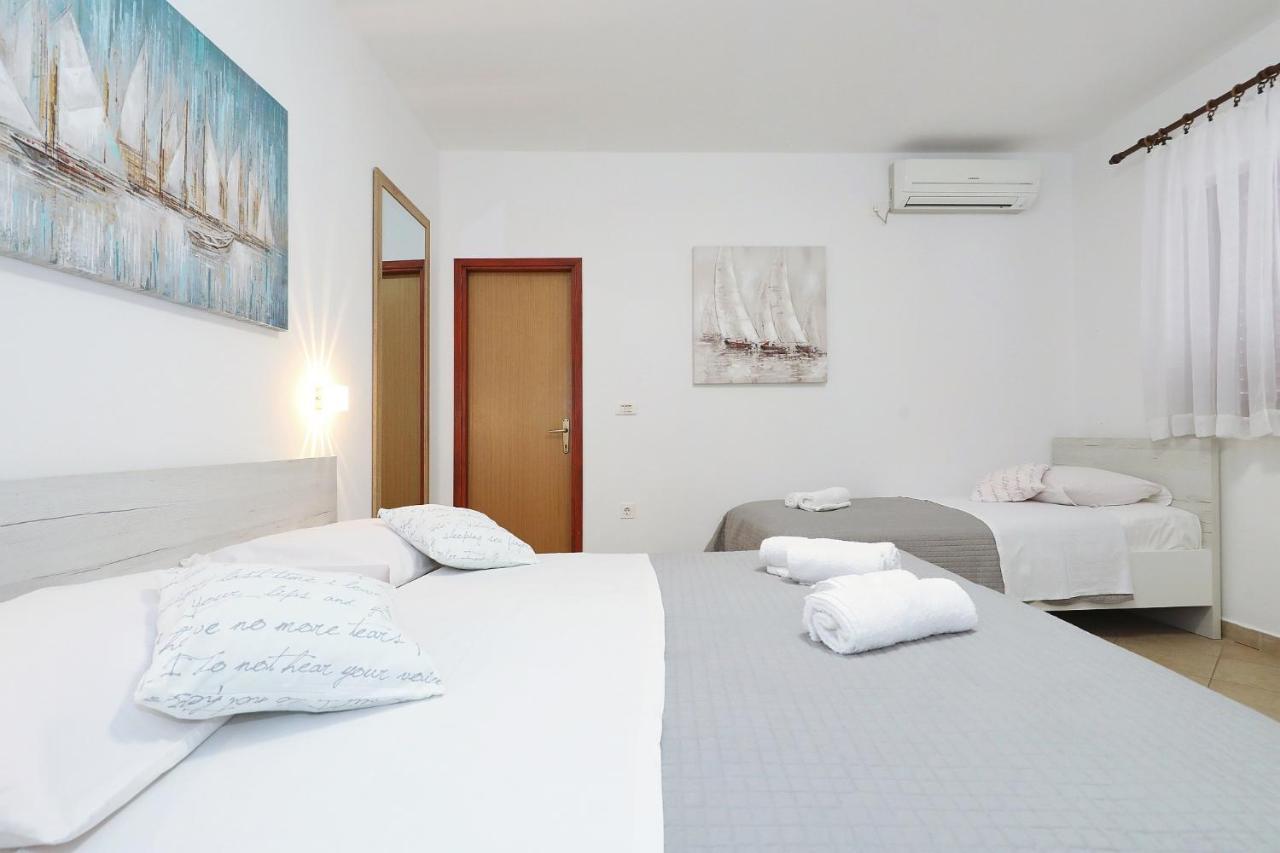 Apartmani Strpic ビオグラード・ナ・モル エクステリア 写真