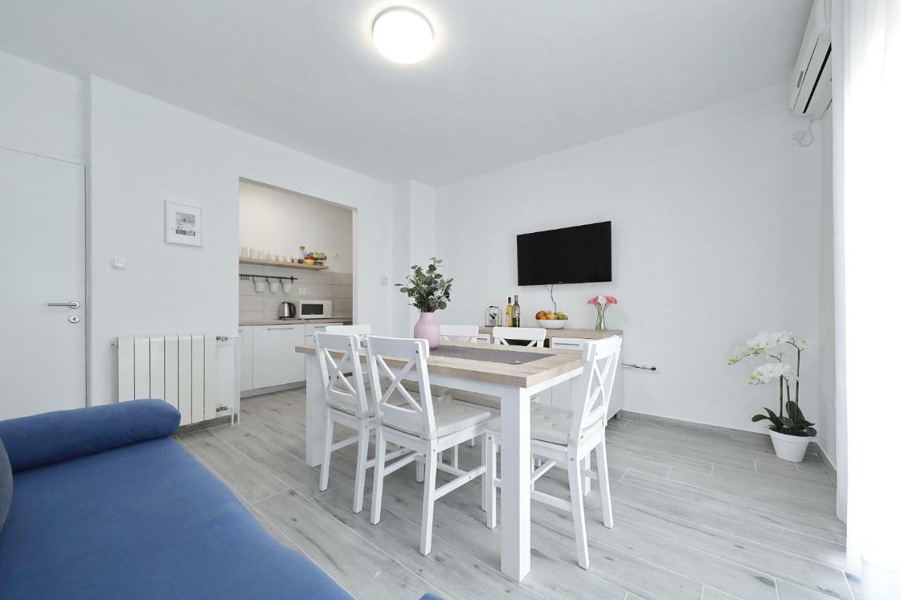 Apartmani Strpic ビオグラード・ナ・モル エクステリア 写真
