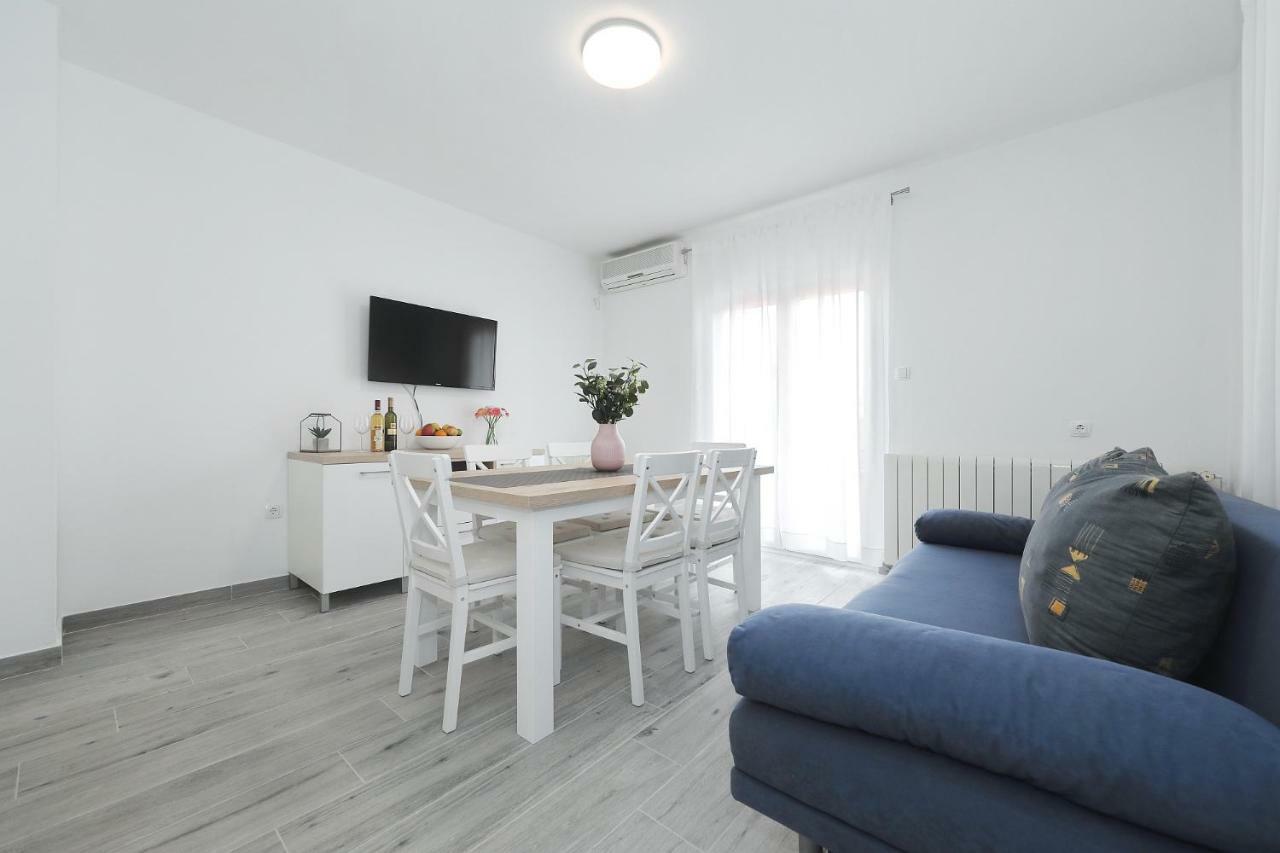 Apartmani Strpic ビオグラード・ナ・モル エクステリア 写真