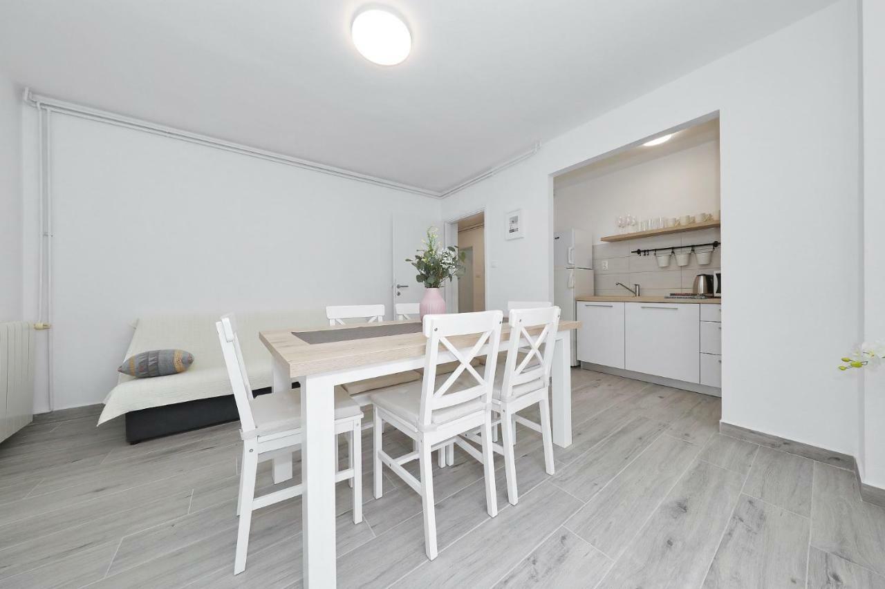 Apartmani Strpic ビオグラード・ナ・モル エクステリア 写真