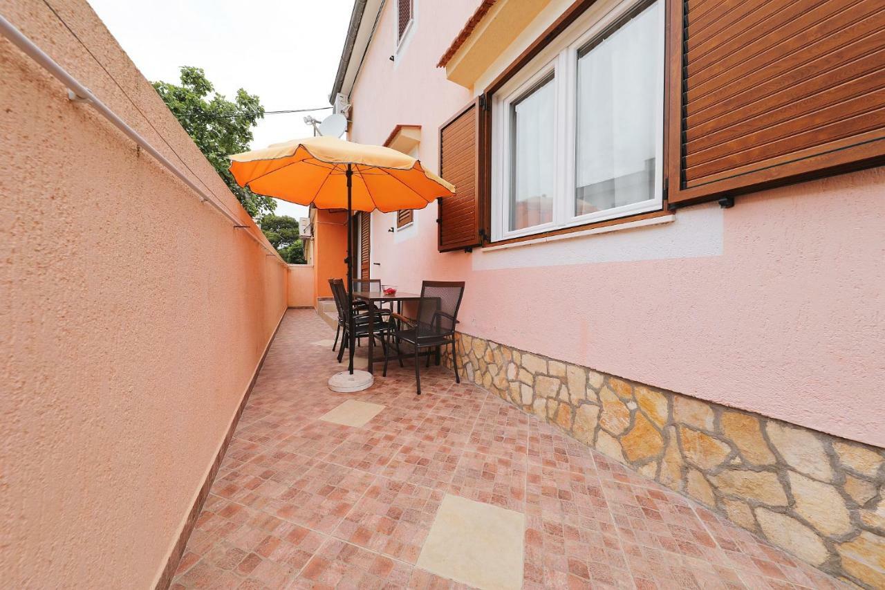 Apartmani Strpic ビオグラード・ナ・モル エクステリア 写真